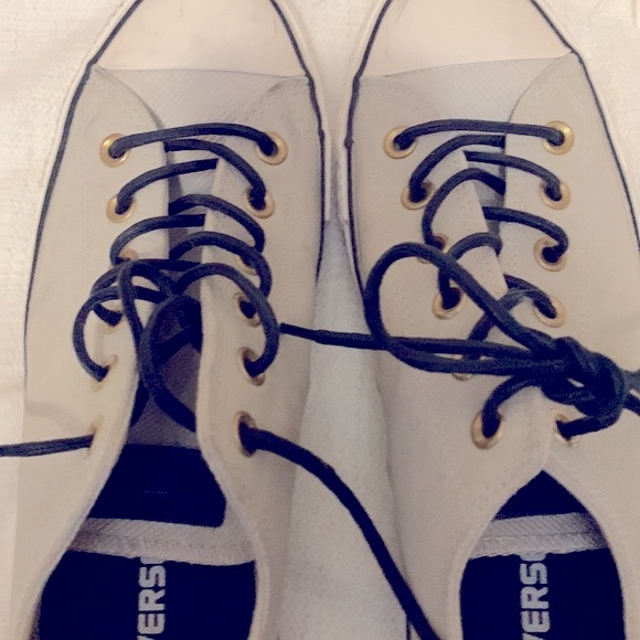 Converse Mens Size 8 / Women’s size 10 … great condition only worn a few times - Picture 4 of 5